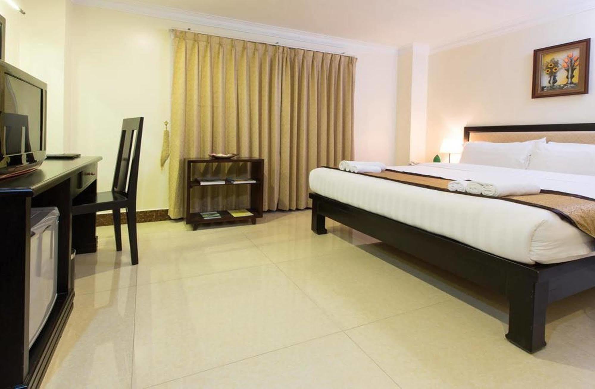 פנום פן Cardamom Hotel & Apartment מראה חיצוני תמונה